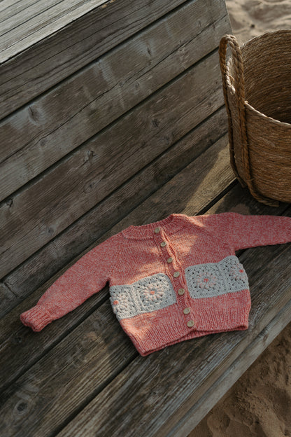 Krūmrozītes dāvanu groziņš ar pārsteigumu