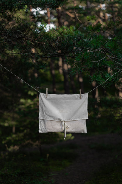 Atvasaras komplekts ar izšūtiem taureņiem