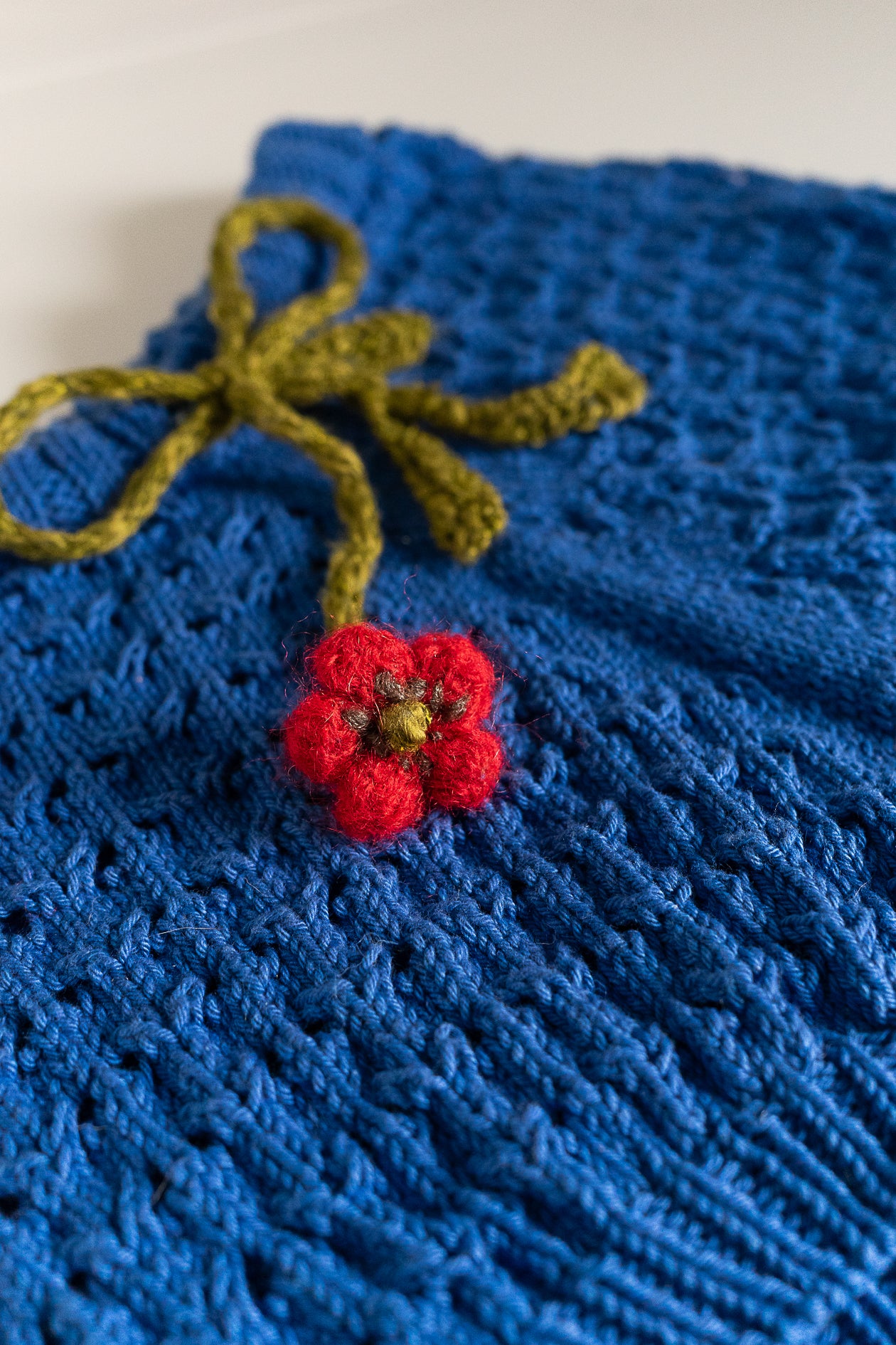 Lielais meža zemenītes dāvanu groziņš ar pārsteigumu